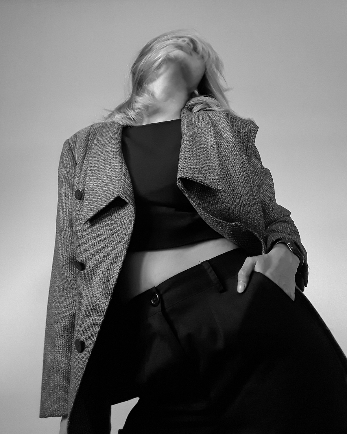 Retrato editorial de moda, atmósfera de la casa